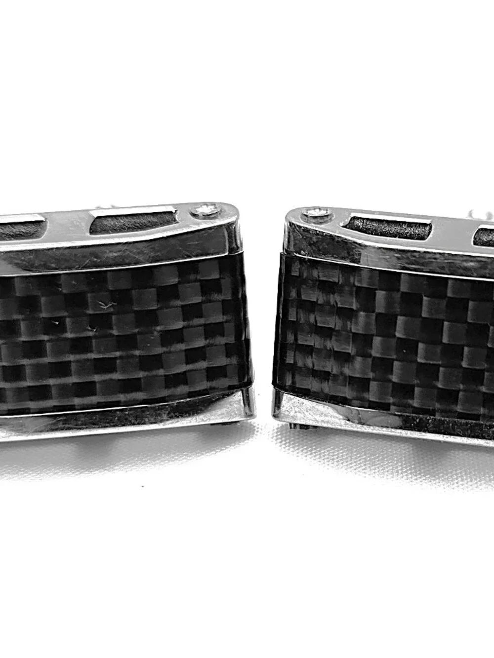 Men’s Carbon Fiber-Style Cuff Links – Modern Inspired Design
